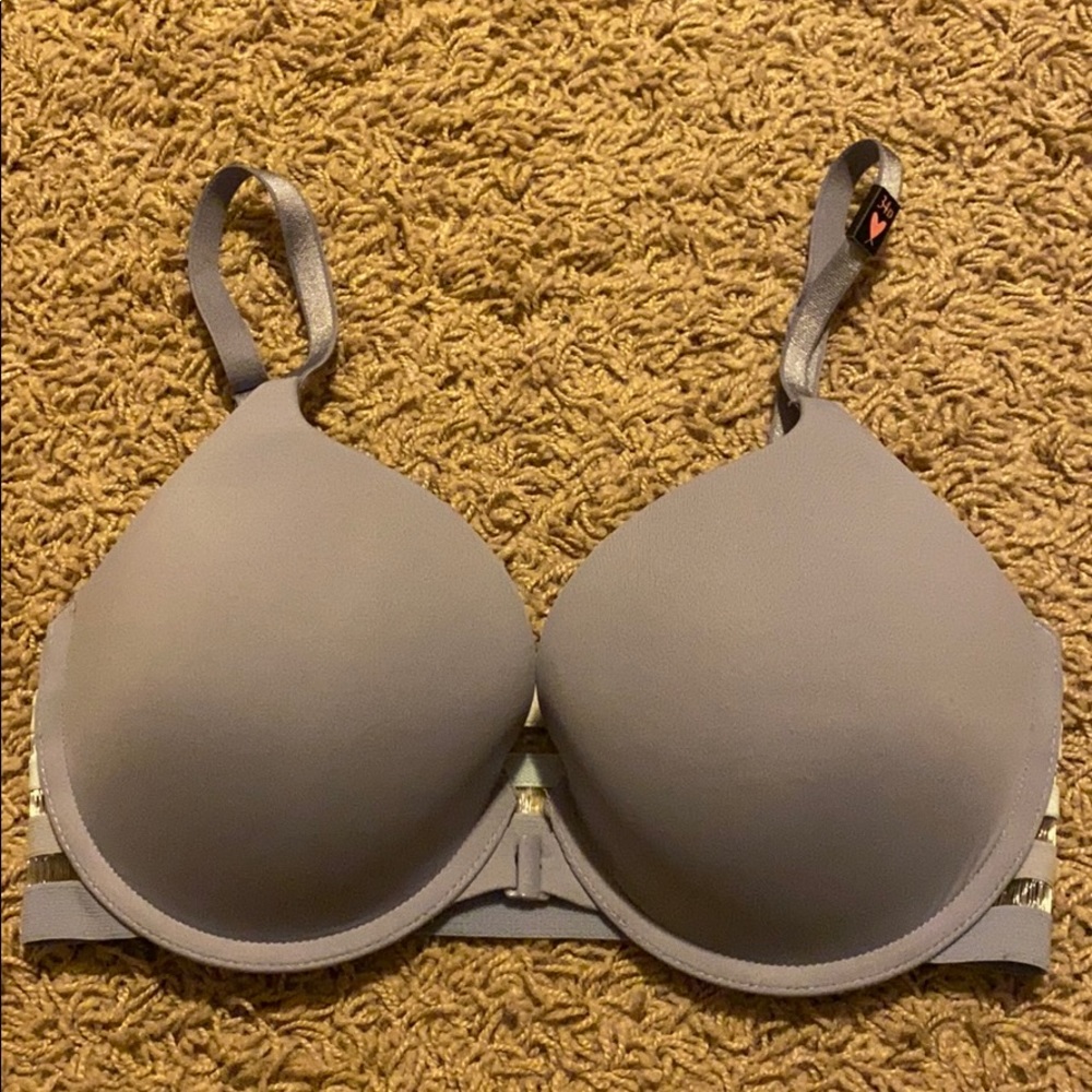 Victoria Secret size 34D PushUp Bra